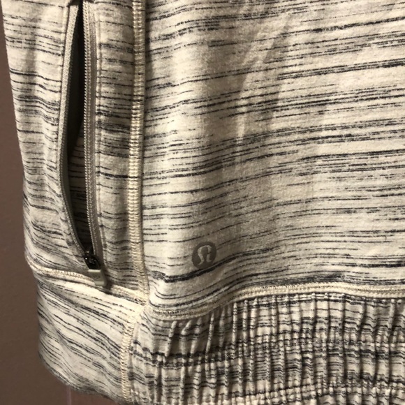 Lululemon hoodie space grey 12 - Picture 3 of 3